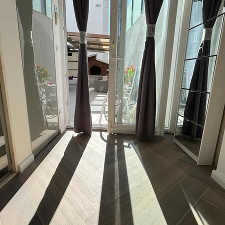 Luxury Apartment Martinis With Pool Сплит Екстериор снимка