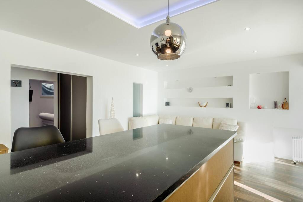 Luxury Apartment Martinis With Pool Сплит Екстериор снимка