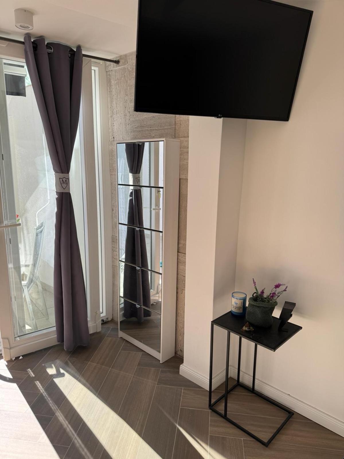 Luxury Apartment Martinis With Pool Сплит Екстериор снимка