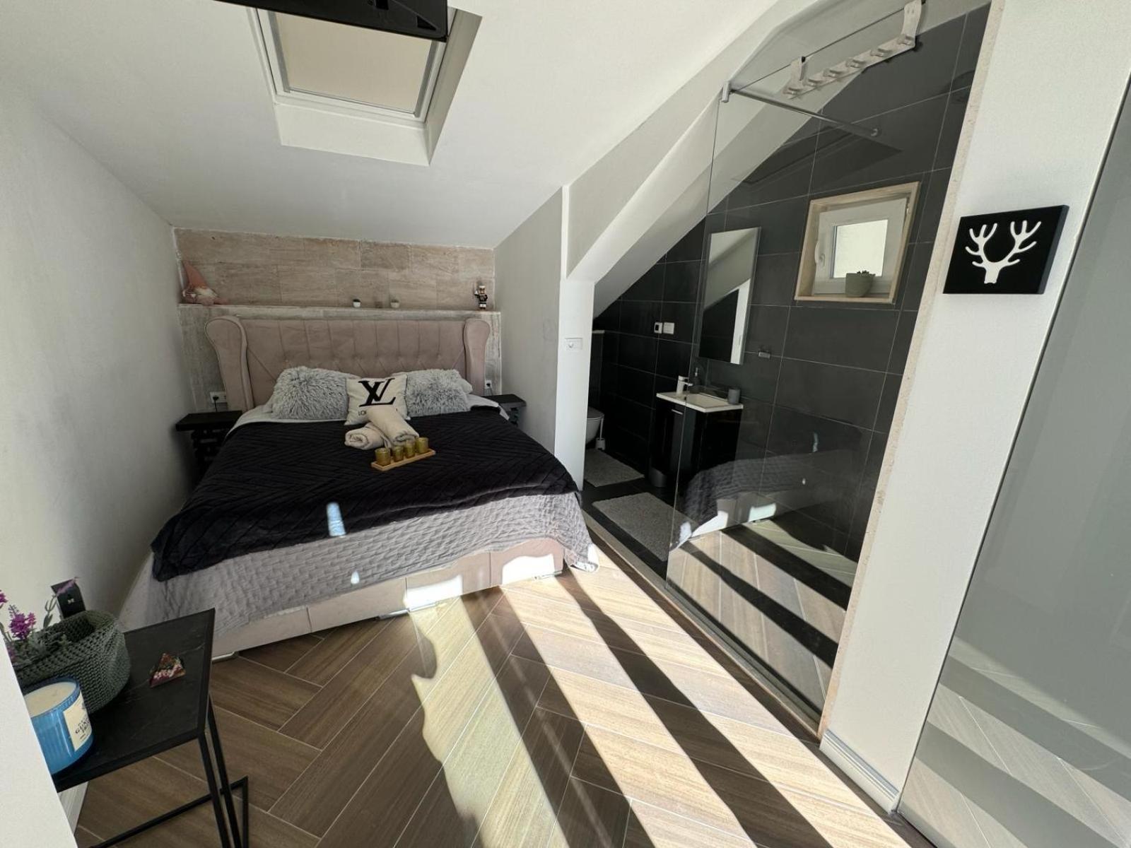 Luxury Apartment Martinis With Pool Сплит Екстериор снимка
